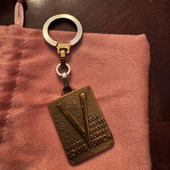 Louis Vuitton *RARE* Gold Keychain - Picture 1 of 4